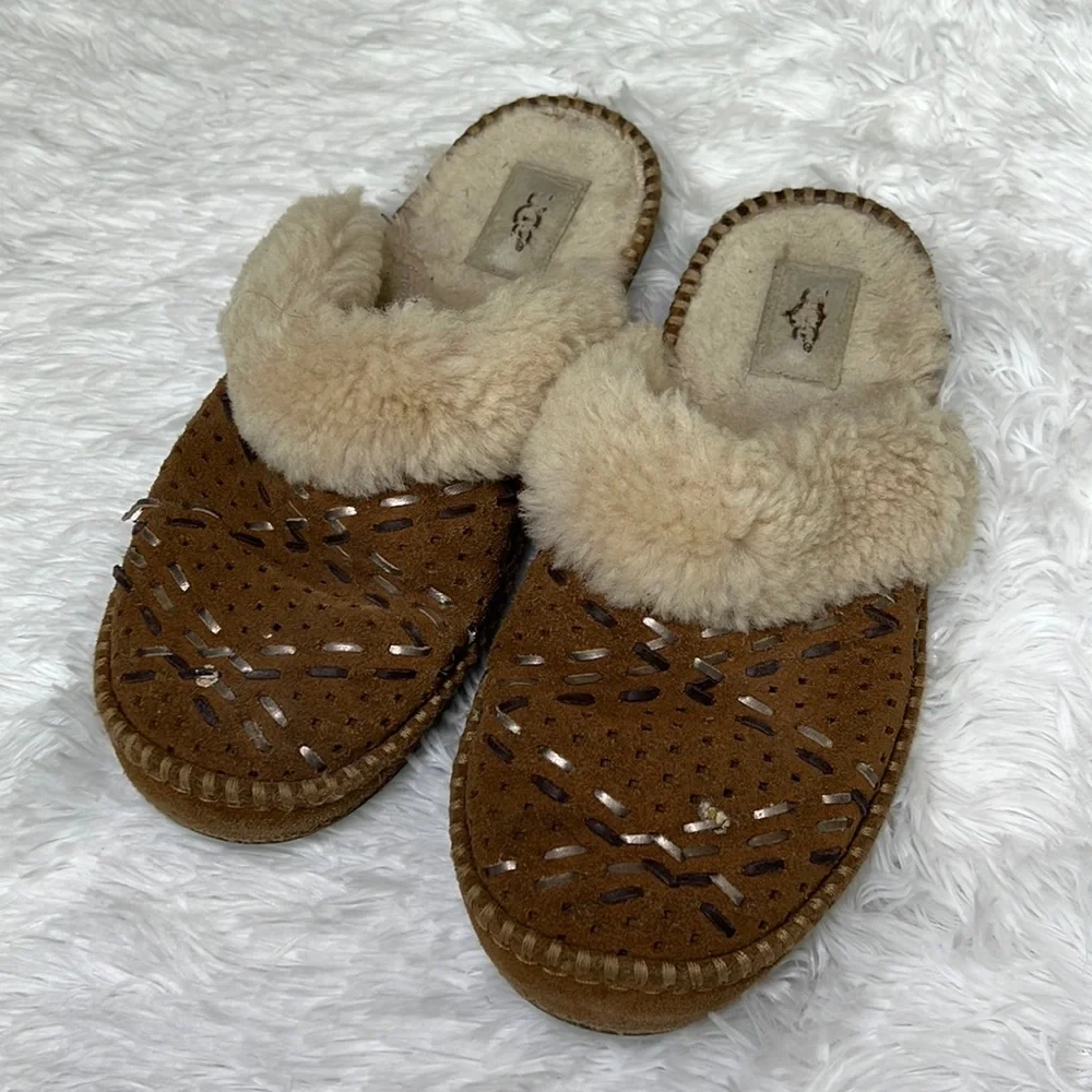 UGG SLIPPER - Picture 1 of 4